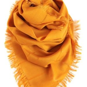 GEOFFREY BEENE - SQUARE SHAWL GOLD